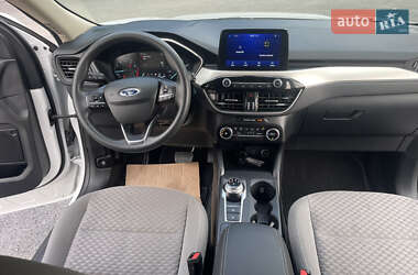Внедорожник / Кроссовер Ford Escape 2020 в 
