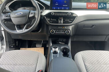 Внедорожник / Кроссовер Ford Escape 2020 в 