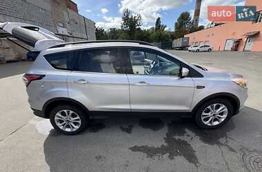 Внедорожник / Кроссовер Ford Escape 2016 в 