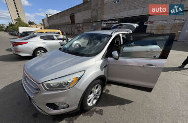 Внедорожник / Кроссовер Ford Escape 2016 в 
