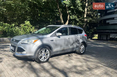 Внедорожник / Кроссовер Ford Escape 2015 в 