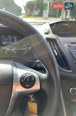 Внедорожник / Кроссовер Ford Escape 2015 в 