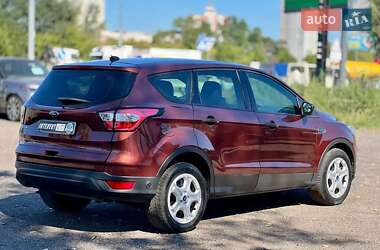 Внедорожник / Кроссовер Ford Escape 2018 в 