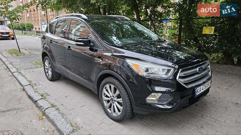 Внедорожник / Кроссовер Ford Escape 2017 в Киеве