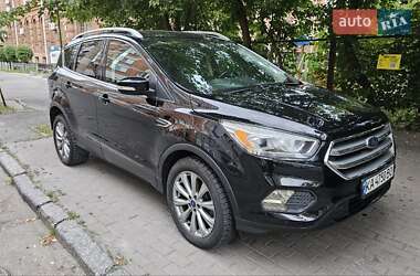 Внедорожник / Кроссовер Ford Escape 2017 в 