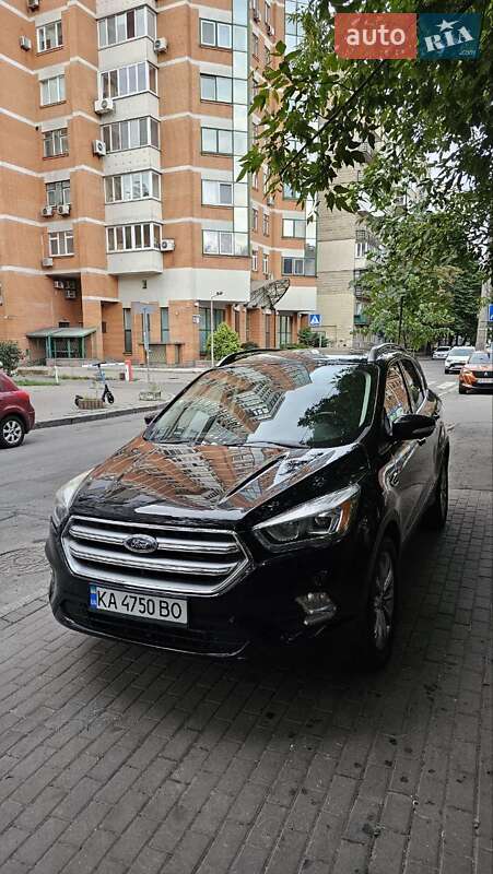Внедорожник / Кроссовер Ford Escape 2017 в Киеве