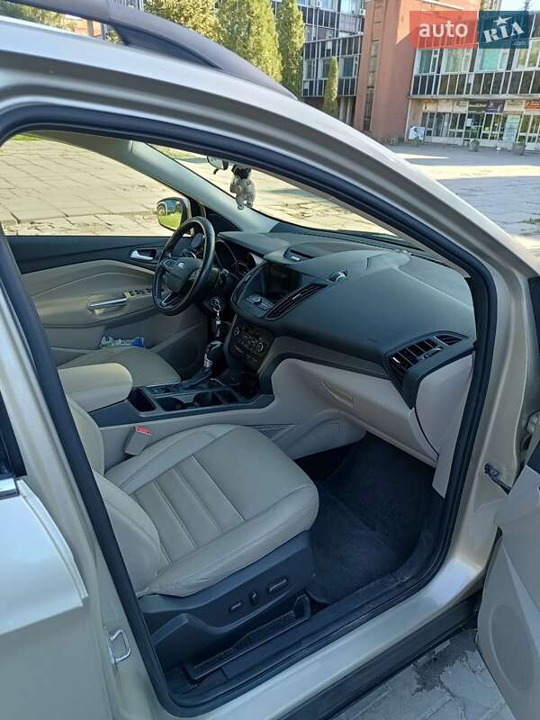 Внедорожник / Кроссовер Ford Escape 2016 в Львове