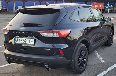 Позашляховик / Кросовер Ford Escape 2021 в 