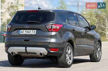 Внедорожник / Кроссовер Ford Escape 2018 в 