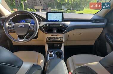 Внедорожник / Кроссовер Ford Escape 2019 в 