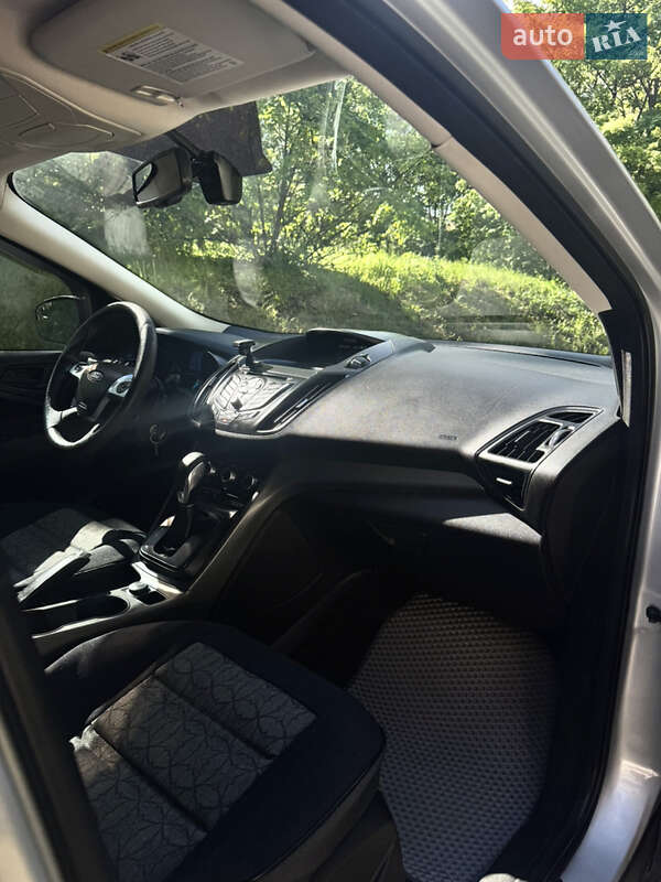 Внедорожник / Кроссовер Ford Escape 2012 в Черновцах