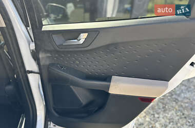 Внедорожник / Кроссовер Ford Escape 2020 в 