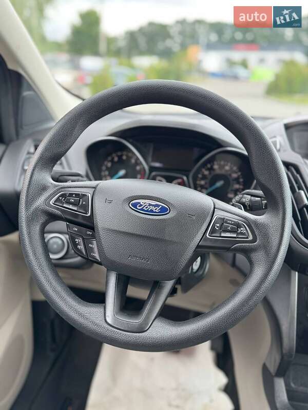 Позашляховик / Кросовер Ford Escape 2017 в Вінниці