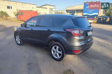 Внедорожник / Кроссовер Ford Escape 2016 в 