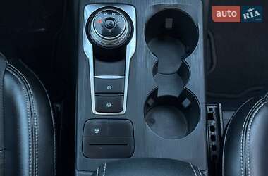 Внедорожник / Кроссовер Ford Escape 2020 в 