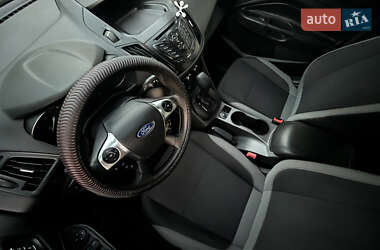 Внедорожник / Кроссовер Ford Escape 2014 в 