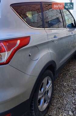 Внедорожник / Кроссовер Ford Escape 2014 в 