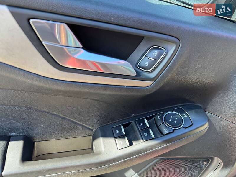 Внедорожник / Кроссовер Ford Escape 2021 в Киеве