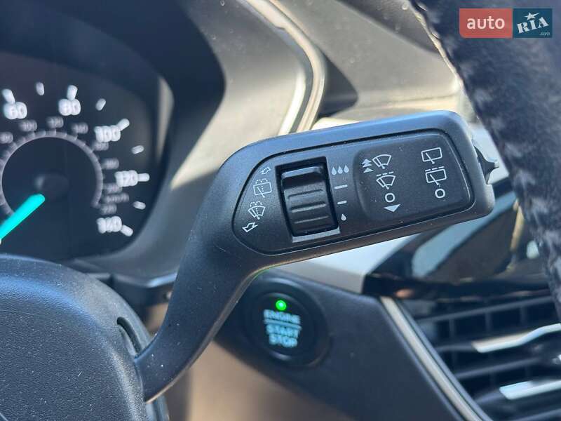 Внедорожник / Кроссовер Ford Escape 2021 в Киеве