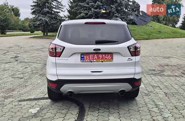 Внедорожник / Кроссовер Ford Escape 2018 в 