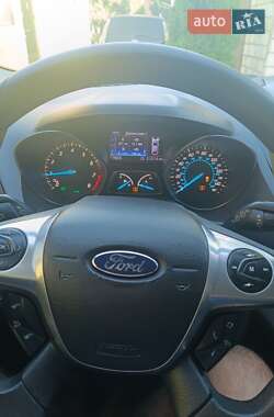 Внедорожник / Кроссовер Ford Escape 2013 в 