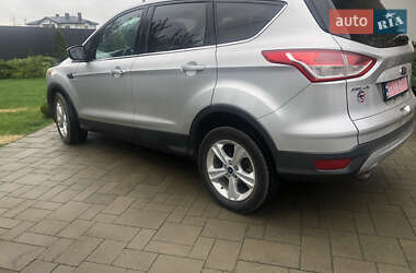 Внедорожник / Кроссовер Ford Escape 2014 в 