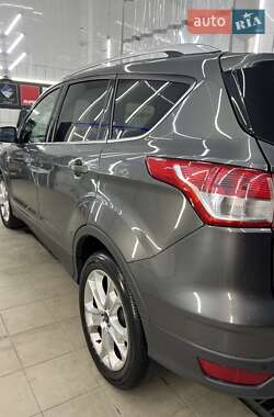 Внедорожник / Кроссовер Ford Escape 2015 в 
