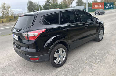 Внедорожник / Кроссовер Ford Escape 2017 в 