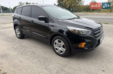 Внедорожник / Кроссовер Ford Escape 2017 в 