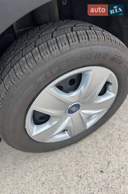 Внедорожник / Кроссовер Ford Escape 2017 в 