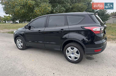 Внедорожник / Кроссовер Ford Escape 2017 в 