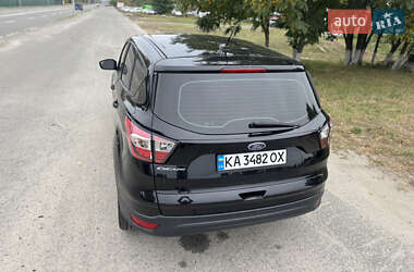 Внедорожник / Кроссовер Ford Escape 2017 в 