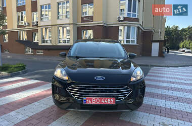 Внедорожник / Кроссовер Ford Escape 2021 в 