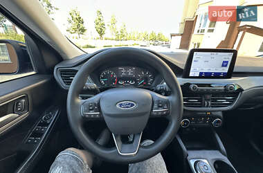 Внедорожник / Кроссовер Ford Escape 2021 в 