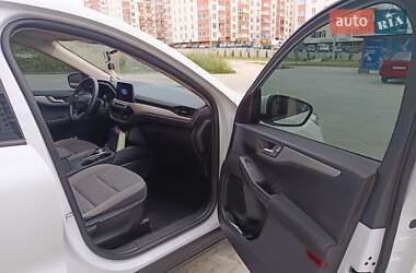 Внедорожник / Кроссовер Ford Escape 2020 в 