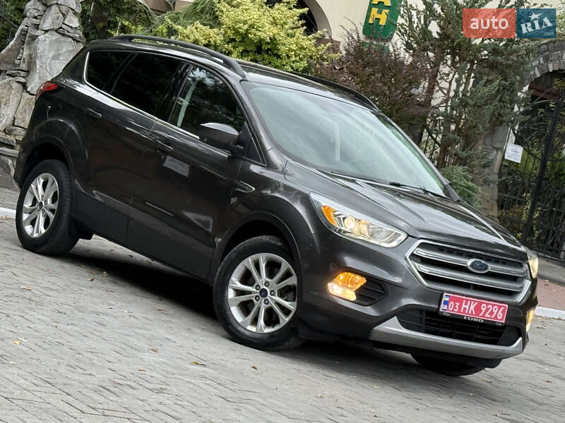 Внедорожник / Кроссовер Ford Escape 2016 в Дрогобыче
