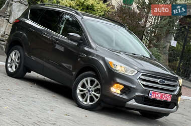 Внедорожник / Кроссовер Ford Escape 2016 в 