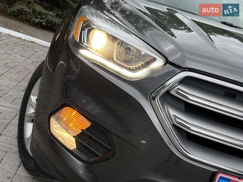 Внедорожник / Кроссовер Ford Escape 2016 в Дрогобыче