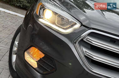 Внедорожник / Кроссовер Ford Escape 2016 в 