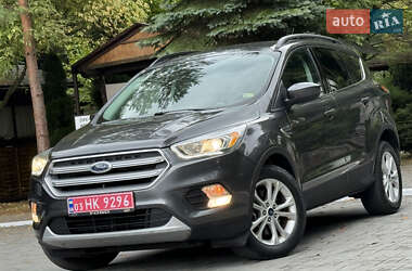 Внедорожник / Кроссовер Ford Escape 2016 в 