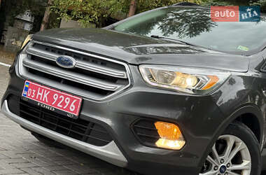 Внедорожник / Кроссовер Ford Escape 2016 в 