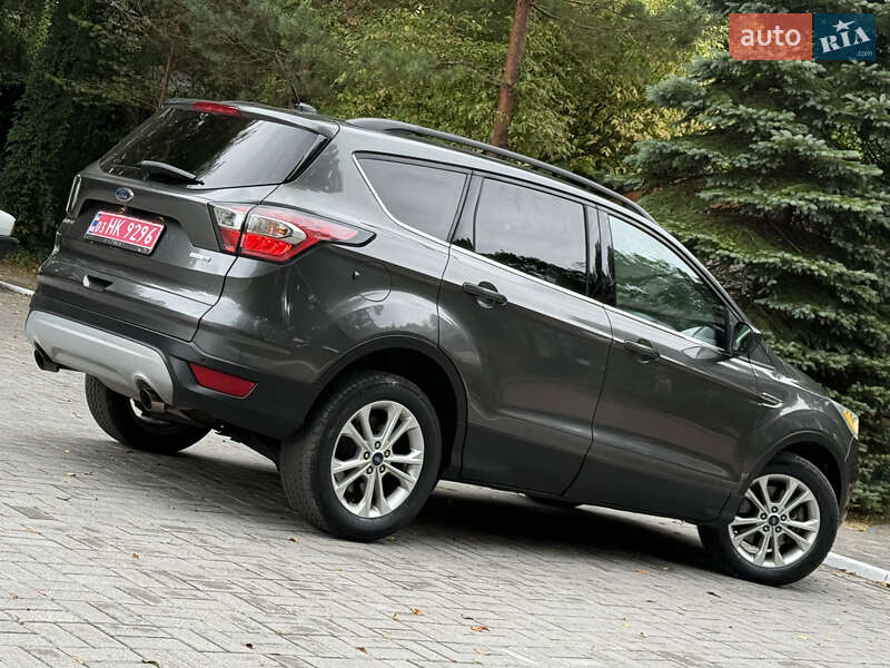 Внедорожник / Кроссовер Ford Escape 2016 в Дрогобыче
