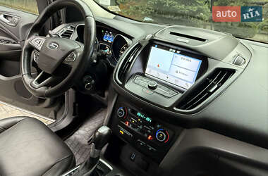 Внедорожник / Кроссовер Ford Escape 2016 в 