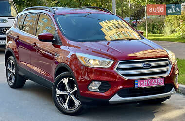 Внедорожник / Кроссовер Ford Escape 2018 в 