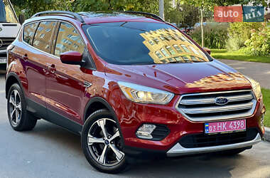 Внедорожник / Кроссовер Ford Escape 2018 в 