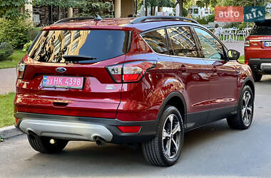 Внедорожник / Кроссовер Ford Escape 2018 в 