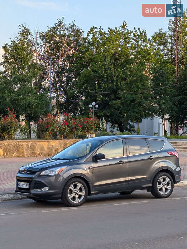 Внедорожник / Кроссовер Ford Escape 2015 в 
