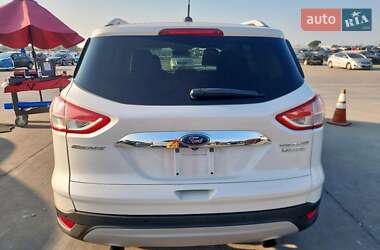 Внедорожник / Кроссовер Ford Escape 2015 в 