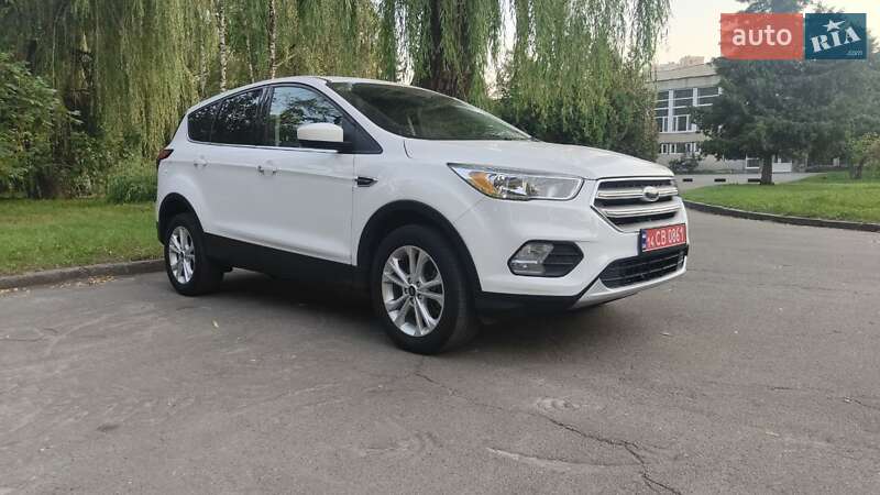 Внедорожник / Кроссовер Ford Escape 2019 в Киеве