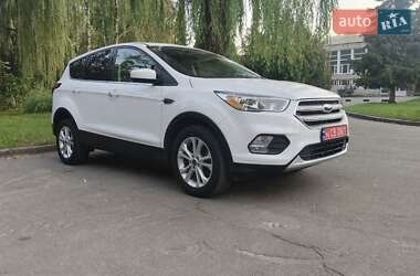 Внедорожник / Кроссовер Ford Escape 2019 в 